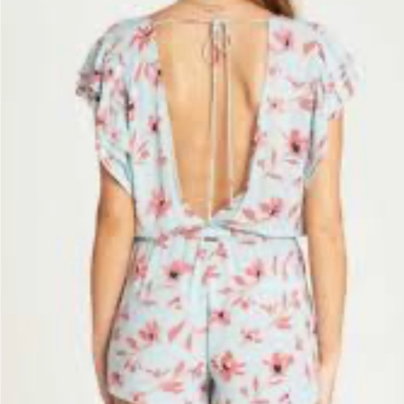 Billabong Womens Size Medium Ruffle Up Floral Romper With Open Back New With Tag - Picture 3 of 11